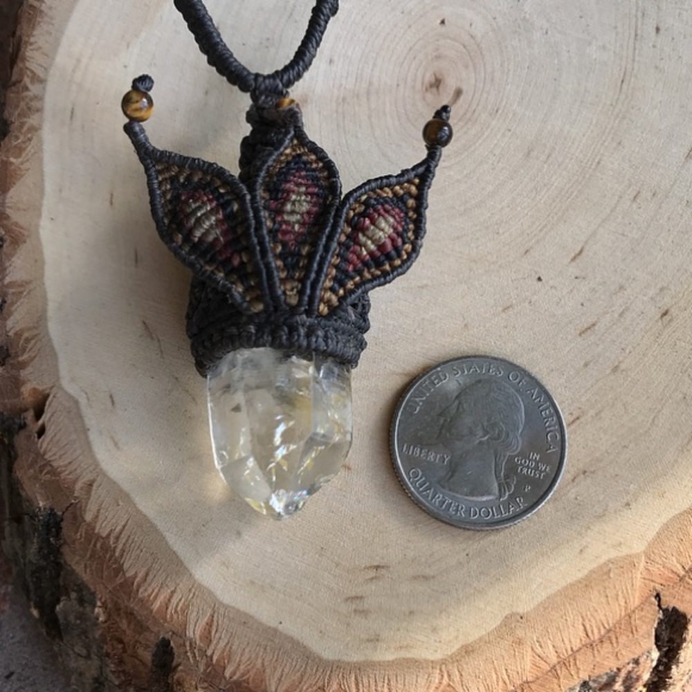 Sold crystal quartz crown adjustable necklace - Picture 5 of 8